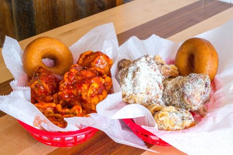 The fried chicken and doughnuts at Federal Donuts. David Chang, Chicken Shack, Cooking Advice, Shake Shack, Fast Casual, Chick Fil A, Home Recipes, Tandoori Chicken, Places To Eat