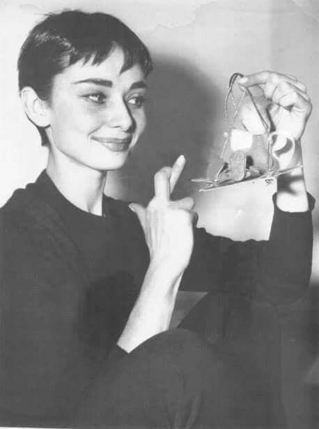 Audrey Hepburn, A Black, A Woman, Black And White, Hair, White, Black