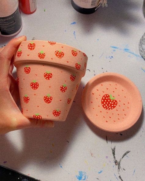 Pot Diy, Plant Pot Design, Plant Pot Diy, Painted Pots Diy, Pot Design, Flower Pot Design, Painted Terra Cotta Pots, Pottery Painting Designs, Clay Diy Projects