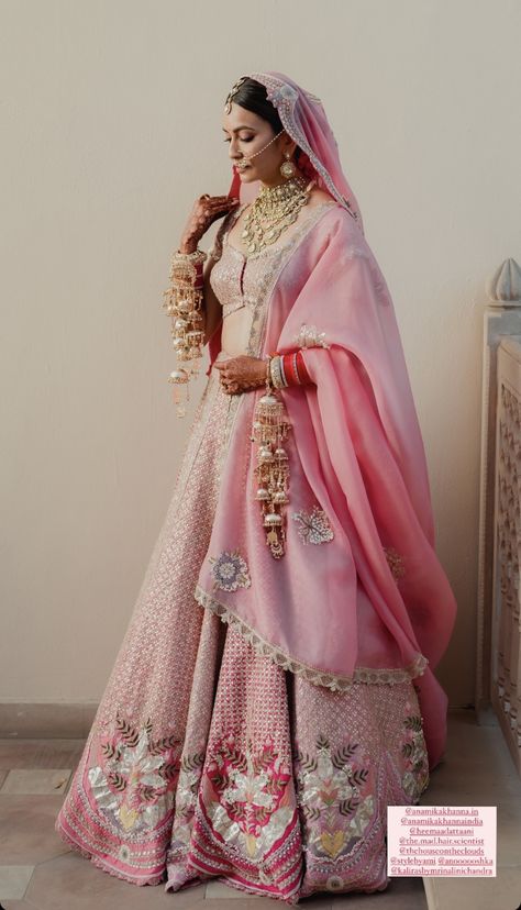 Pink Lehnga Outfit, Lehnga Outfit, Lehenga Royal, Dulhan Lehenga, Mayon Dresses, Pink Bridal Lehenga, Royal Pink, Latest Bridal Lehenga, Indian Outfits Lehenga