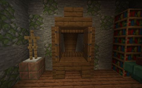 Minecraft Attic Ideas Interior, Hidden Entrance Minecraft, Minecraft Hidden Staircase, Minecraft Hide And Seek Ideas, Rustic Minecraft Builds, Minecraft Torture Room, Doorway Minecraft, Minecraft Smelting Room, Minecraft Armory Room