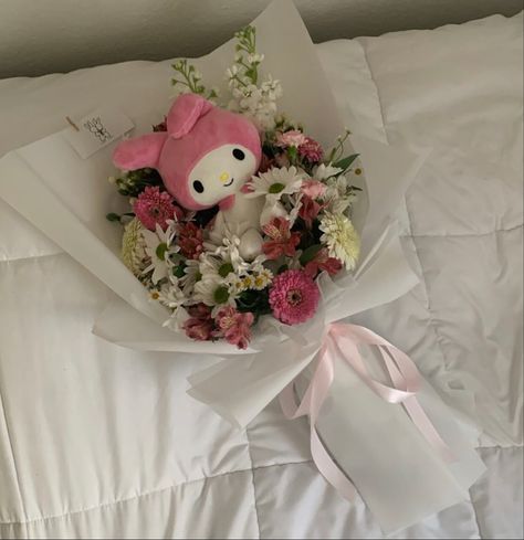 Bouquet Of Flowers, Bouquets, Hello Kitty, Kitty, On Twitter, Twitter, Flowers, Pink, White