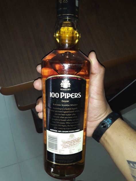 100 Pipers Whisky, Expensive Whiskey Brands, Alive Tattoo, Expensive Whiskey, Beer Photography, Happy Birthday Cake Pictures, Whisky Drinks, S Letter Images, Whiskey Brands