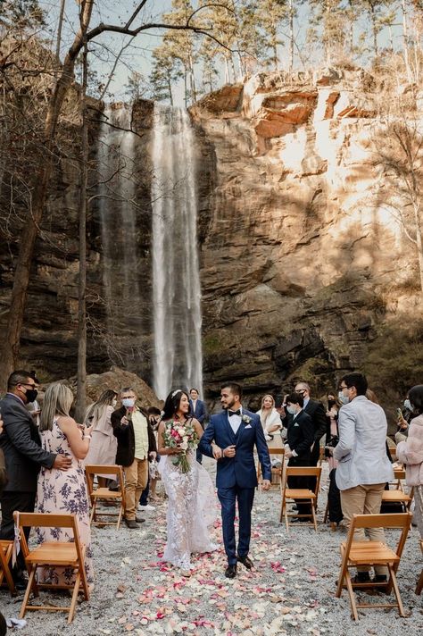 A small wedding venue in North Georgia featuring a waterfall. Tucked away in the mountains of Georgia this small wedding venue is perfect for elopements. atlanta waterfall elopement venue, north georgia waterfall elopement venue, atlanta waterfall wedding venue, north georgia waterfall wedding venue Toccoa Falls Georgia Wedding, Waterfall Wedding Ideas, Mountain Wedding Georgia, Toccoa Falls Georgia, Small Wedding Mountains, Toccoa Falls Wedding, Water Fall Wedding, Small Mountain Wedding, Wedding Venue Georgia