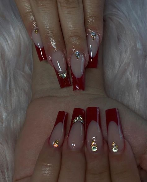 Red Glittery Acrylic Nails, Classy Birthday Acrylic Nails, Deep Red Nails Acrylic Art Designs, Red Nails For Quinceanera Medium, Red Nail Inspo With Gems, Red Quince Nails Acrylic, Quinceañera Nails Red, Y2k Gel X Nails, Red Prom Nails Coffin