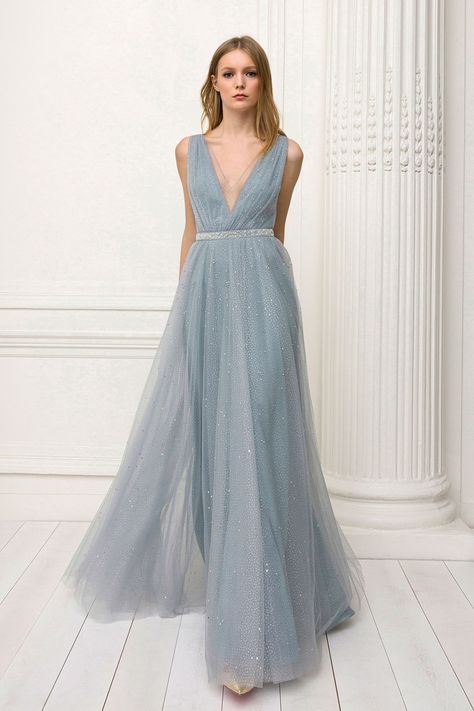 Jenny Packham: "The Skye gown from the AW18 Pre Collection" Blue Tulle Gown, Baddie Outfit, Blue Tulle, Tulle Gown, Jenny Packham, Couture Gowns, Gorgeous Gowns, Beautiful Gowns, Formal Gowns