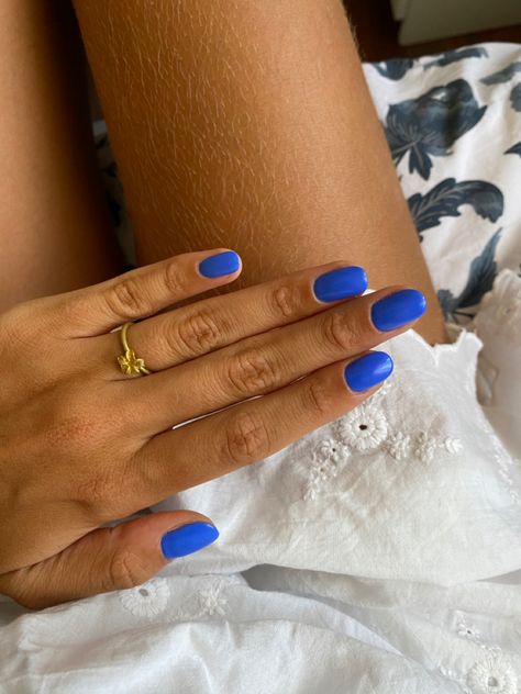 Nails Shellac Ideas Summer, Squoval Summer Nails, Summer Nail Colours Short Nails, Nails Simple Solid Color, Summer Colour Nails, Summer Nails Plain Colors, Colourful Nail Designs, Blue Gel Manicure, Summer To Fall Nails