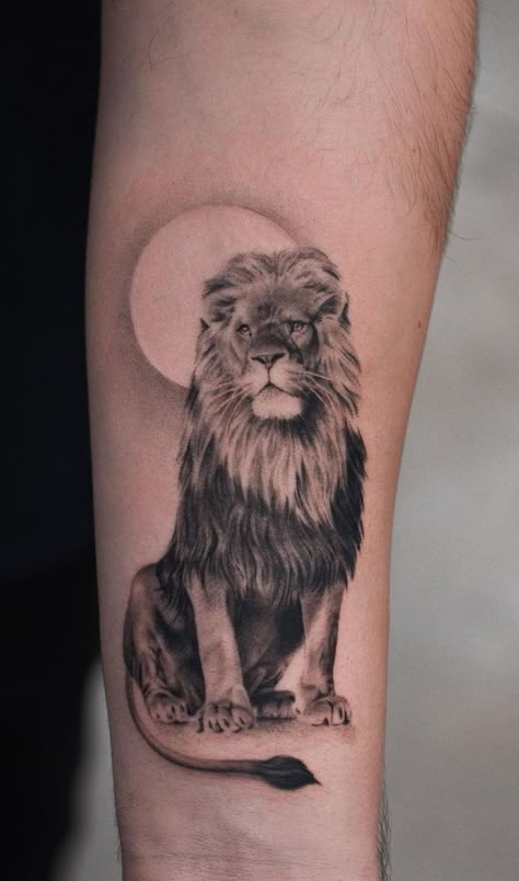 awesome black & gray lion tattoo © tattoo artist ✿ Bryan Gutierrez ✧ NYC 🗽 ✧ @bryan.gee ✿ ♡♌♡♌♡♌♡ #liontattoo #creativetattoo #kings #awesomeness Calm Lion Tattoo, Small Lion Tattoo Men, Lion Body Tattoo, Lion And Sun Tattoo, Lion Tattoo Men, Lion Tattoo Ideas For Men, Leo Lion Tattoos, Lion And Sun, Lion Tattoo Meaning