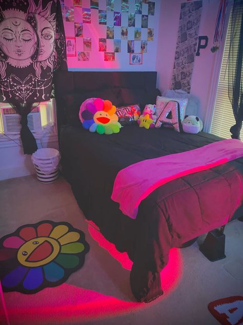 Baddie Room, Hello Kitty Room Decor, Bedroom Ideas For Small Rooms Cozy, Hypebeast Room, Relatable Comics, Dorm Room Styles, Room Organization Bedroom, Cozy Bedrooms, Funny And Relatable