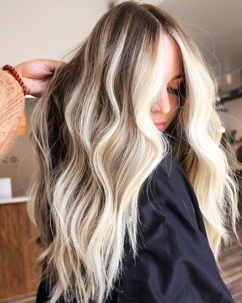 Bold Chunky White Money Highlights Balayage Hair Honey Blonde Dark Roots, Bold Blonde Hair, Lived In Blonde Balayage Dark Roots, Cosmo Hair, Darken Hair, Chunky Blonde Highlights, Kylie Hair, Blonde Hair Goals, Chocolate Sundae