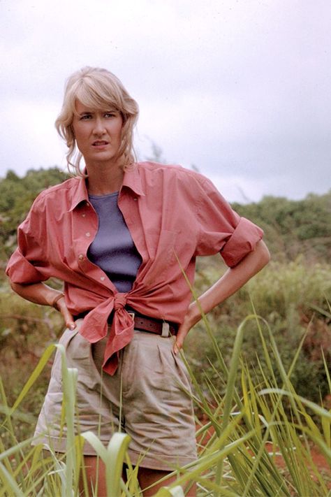 Laura Dern in Jurassic Park (1993) Dr Ellie Sattler Costume, Dr Ellie Sattler, Jurassic Park Costume, Ellie Sattler, Jurassic Park Party, Halloween Costume Toddler Girl, Jurassic Park 1993, Hallowen Costume, Laura Dern