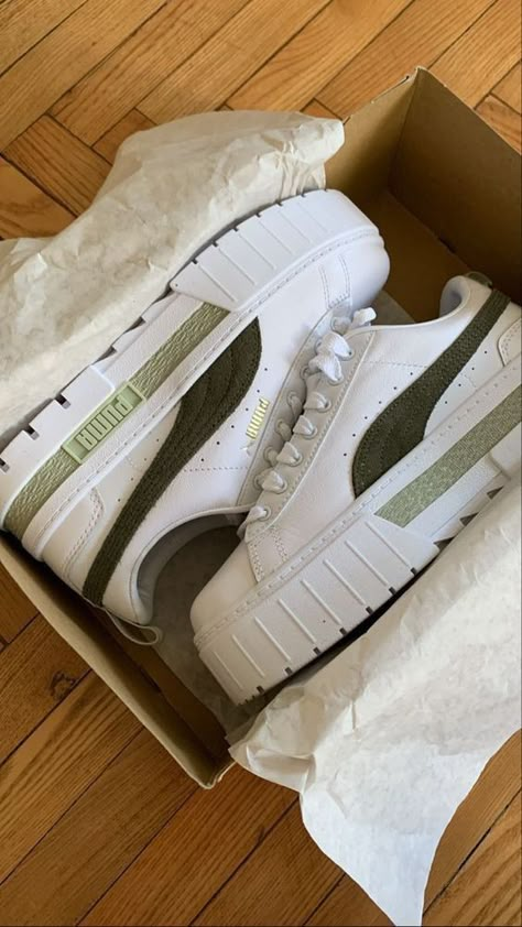 High Top Pumas, Women’s Puma Sneakers, Puma Mayze Sneakers Outfit, Puma Sneakers Aesthetic, Pumas Outfits Women, Cute Puma Shoes, Puma Clothes Women, Puma Outfit Women Fashion Styles, Puma Platform Sneakers Outfit