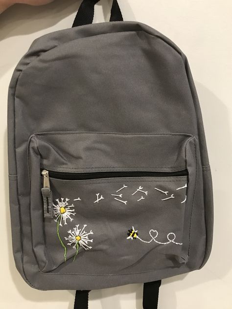 Herschel Backpack Embroidery, Diy School Bag Decoration, Grey Backpack Aesthetic, Embroided Backpacks, Backpack Embroidery Ideas Jansport, School Bag Embroidery, Embroidery On Backpack, Backpack Embroidery Ideas, Backpack Painting Ideas