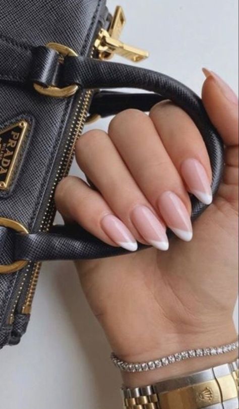 Classy Almond Nails, Nails March, March Nails, January Nails, Almond Nails Designs, Almond Acrylic Nails, Nails Spring, Oval Nails, Dipped Nails