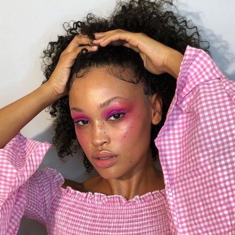 Pink And Gold Makeup Looks, 2020 Vision, Cool Makeup Looks, Black Inspiration, Looks Black, Pink Makeup, Selfie Time, Beach Baby, Editorial Makeup