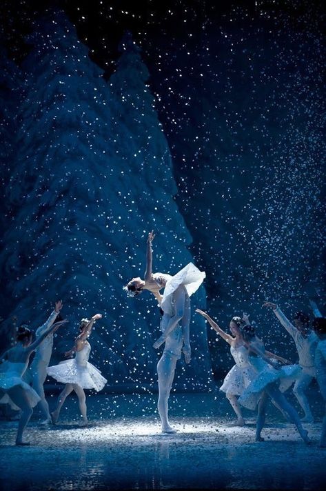 The Nutcracker Snowflakes, Ballet Winter Aesthetic, Nutcracker Ballet Background, Snowflakes Nutcracker Ballet, Christmas Wallpaper Nutcracker Ballet, Christmas Ballet Wallpaper, Nutcracker Wallpaper Aesthetic, Ballet Christmas Wallpaper, The Nutcracker Aesthetic Wallpaper