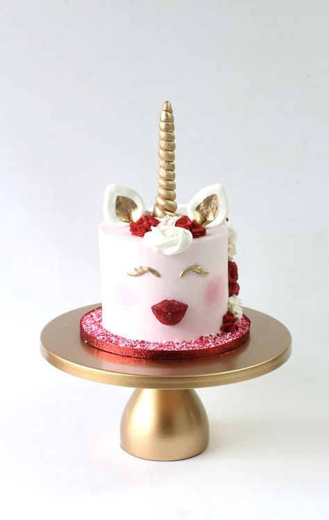 Valentine unicorn cake Strawberry Unicorn Cake, Strawberry Unicorn, Valentine Unicorn, Unicorn Birthday Cake, Unicorn Cake, Pretty Cakes, Unicorn Birthday, Birthday Cake, Valentines Day