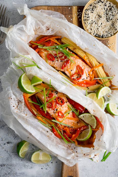 Hellofresh Vegetarian, Simple Seafood Recipes, Papillote Recipes, Best Salmon Recipes, Kitchen Sanctuary, Honey Glazed Salmon, Pan Fried Salmon, Recipe Hacks, Fried Salmon