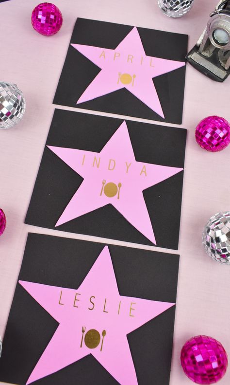 Craft the fanciest place cards for your next dinner or movie night with this super fun and easy DIY project! Diy Posts, Diy Pins, Creative Lifestyle, Foam Sheets, Hollywood Walk Of Fame Star, Create Diy, Hollywood Walk Of Fame, Foam Crafts, Walk Of Fame