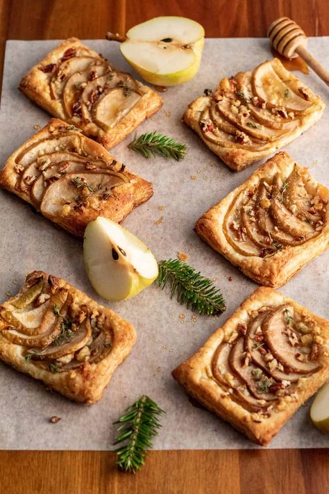 Pear and Gorgonzola Puff Pastry Gluten Free Indian Food, Pear And Gorgonzola, Pear Gorgonzola, Roasted Figs, Gluten Free Puff Pastry, Puff Pastry Appetizers, Pastry Appetizer, Crispy Smashed Potatoes, Puff Pastry Tart