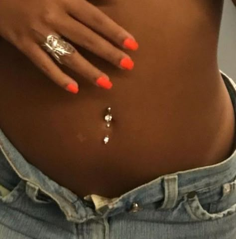 Second Belly Button Piercing, Hold Belly Button Piercing, Double Navel Piercing Belly Rings, Belly Button Piercings Aesthetic, Cute Piercings Belly Button, Stud Belly Button Piercing, Gold Ashley Piercing, Dangling Belly Button Piercing, Cute Piercings Belly