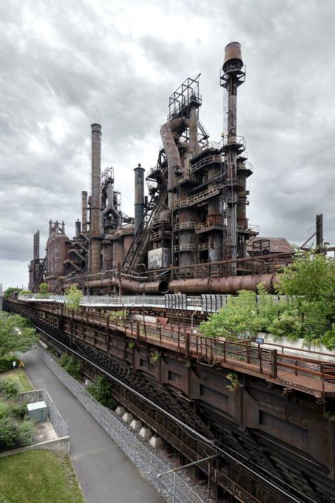 Bethlehem Steel, Industrial Landscape, Castles In Ireland, Abandoned Mansion, 40k Terrain, Old Fireplace, Steel Mill, Building Concept, Urban Area