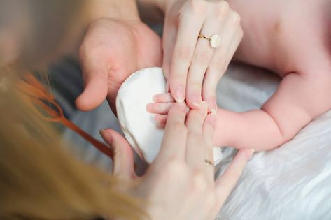 The Best Clay For Handprints - The Creative Folk Best Salt Dough Recipe, How To Make Salt Dough, Clay Handprint, Salt Dough Recipe, Handprint Ornaments, Handprint Christmas, Baby Handprint, Cool Blonde Hair, Food Ornaments