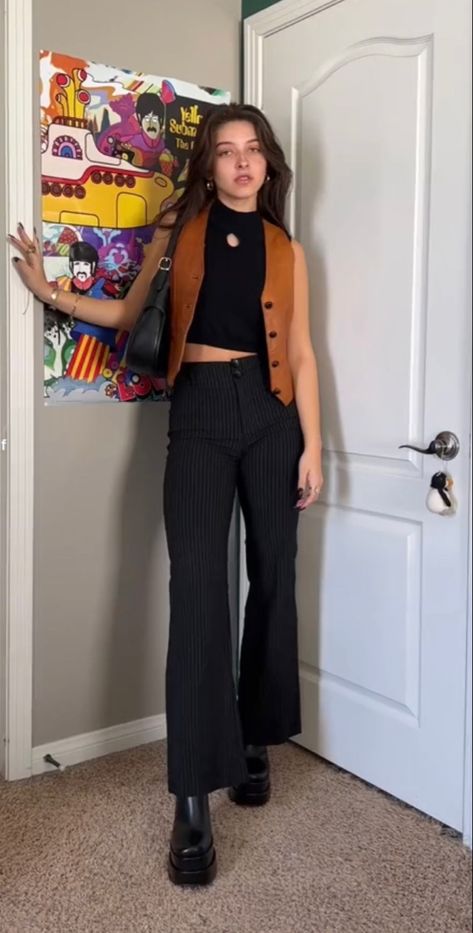 Button Up Open Shirt Outfit, Boho Summer Jeans Outfit, Glaive Concert Outfit, Tan Pants Office Outfit, Alexis Sunshine 83, Modern Rock Outfits Women, 90s Dress Pants Outfits, Business Casual For Gen Z, Cute 70s Inspired Outfits