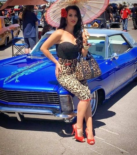 The 50s Fashion, Pinup Hair, Rockabilly Outfits, Beautiful Lady, Products Makeup, 50s Fashion, Work Fashion, Hair Products, Lifestyle Brands