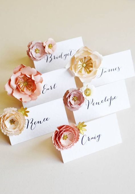 paper flower place cards with calligraphy can be easily DIYed for your wedding Flower Place Cards, Flower Places, Wedding Place Names, Table Name Cards, Name Place Cards, Paper Flowers Wedding, Large Paper Flowers, Wedding Name, Luxury Paper