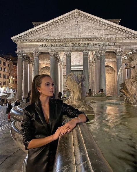 Model Makeup Looks, Rome In December, Brunette Ponytail, Rome Pictures, Rome Outfits, Rome Photography, Rome Vacation, Rome Travel Guide, Rome Photo