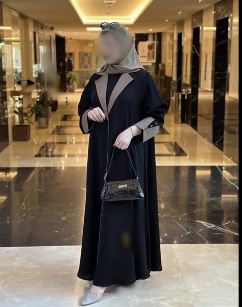 Coat Abaya, Simple Abaya Designs, Simple Abaya, Skirt Outfits Summer, Dubai Abaya, Blouse Casual Fashion, Mode Abaya, Cute Muslim Couples, Cute Relationship Photos