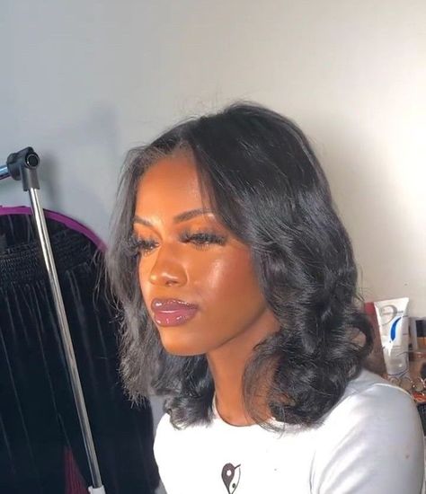 Shoulder Length Straightened Natural Hair, Middle Part Short Silk Press, Short Hair Curled Black Women, Cute Short Silk Press, Pressed Hairstyles Natural Hair, Medium Blowout Hairstyles Black Women, Shoulder Length Hair On Black Women, Short Hairstyles Curled, Short Loose Curls Black Women