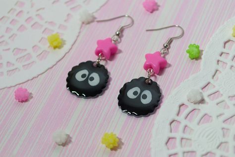 Pastel Soot Sprite Spirited Away My Neighbor Totoro Earrings Dangle Anime Kawaii Cute Studio Ghibli Miyazaki Film https://etsy.me/3LWeVGt #soot #sprite #pastel #kawaii #cute #anime #ghibli #miyzaki #studioghibli #susuwatari #etsyshop Soot Sprite Clay Earrings, Studio Ghibli Polymer Clay Earrings, Shrink Paper Earrings, Shrink Paper Ideas, Ghibli Soot Sprites, Shrink Plastic Ideas, Cute Studio Ghibli, Totoro Earrings, Ghibli Jewelry