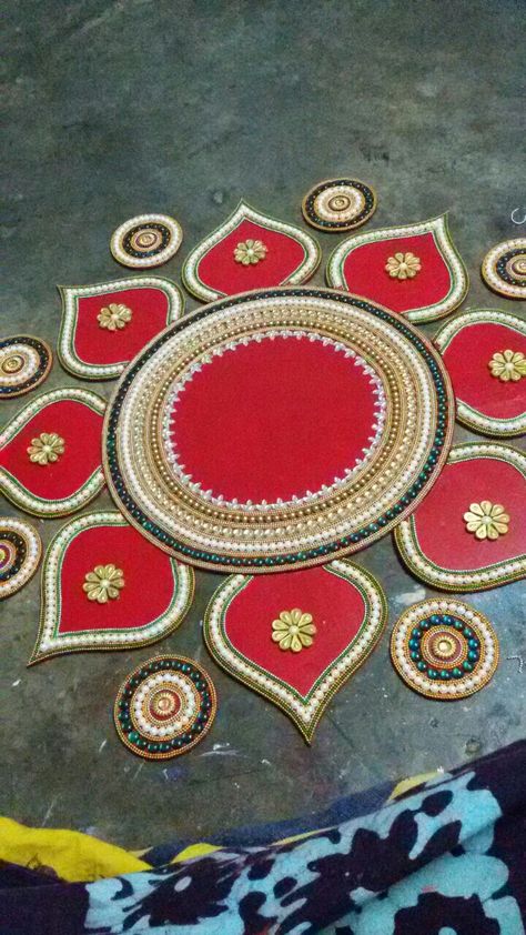 Rangoli With Cardboard, Wooden Rangoli Designs, Cardboard Rangoli Designs, Cardboard Rangoli, Designer Rangoli, Foam Board Crafts, Rangoli Designs For Competition, Kundan Rangoli, Diwali Design