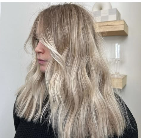 Lived In Blonde Babylights, Coconut Cream Blonde Hair, Bright Beige Blonde, Bright Neutral Blonde, Blonde Hair Dimension, Blonde Lived In Hair, Scandi Blonde Hair, Champagne Blonde Balayage, Dimension Blonde