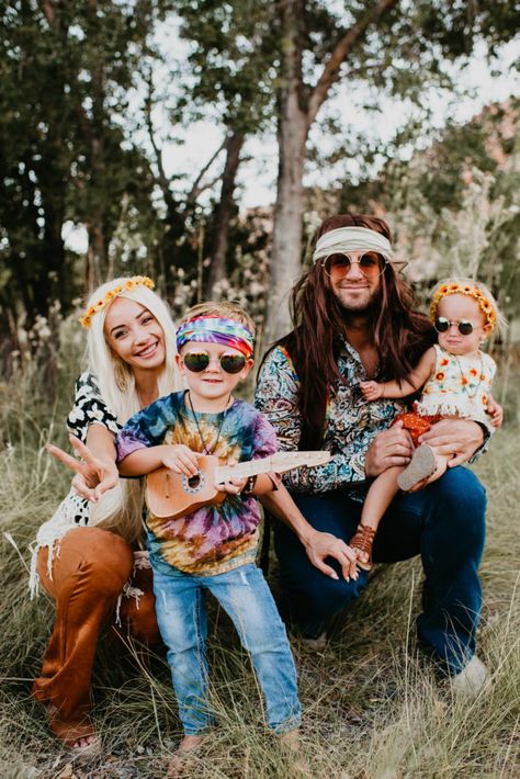 DIY Hippie Costume Ideas for Halloween | Outfits & Outings Hippie Costume Ideas, Hippie Halloween Costumes Diy, Hippie Costume Diy, Hippie Family, Hippy Costume, Halloween Diy Outfit, Diy Group Halloween Costumes, Hippie Costume Halloween, Hippie Halloween