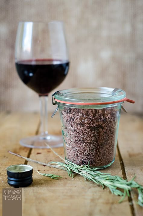 Red Wine Salt, Wine Salt Recipe, Flavored Salts Recipes, Flavoured Salt, Herb Salt Recipe, Wine Salt, Mushroom Salt, Sea Salt Recipes, Infused Salt