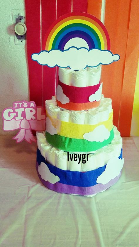 Rainbow Baby Shower Centerpieces, Gender Reveal Cake Rainbow, Rainbow Diaper Cake, Rainbow Baby Shower Treat Table, Nappy Cake, Diaper Cake One Piece & Sets, Diy Baby Shower Gifts, Diy Rainbow, Baby Shower Diaper Cake