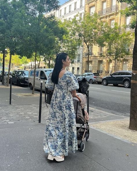 𝐐𝐮𝐧𝐨𝐨𝐭 𝐀𝐥𝐢 Sarah Khan Outfits, Academia Aesthetic Outfit, Sara Khan, Female Clothes Outfits, Sarah Khan, Muslim Outfits Casual, Stylish Fall Outfits, Indian Dresses Traditional, Trendy Dress Outfits