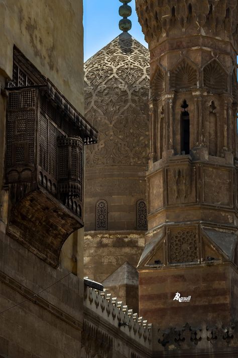 Medieval Arabic City, Moroccan Architecture Traditional, Ancient Middle Eastern Architecture, Middle Eastern Buildings, Islamic Golden Age Aesthetic, Abbasid Architecture, Old Arab Art, Afghan Architecture, Arab Aethstetic