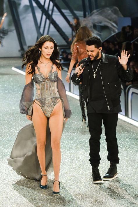 2016 Victoria's Secret Fashion Show in Paris - Show Abel And Bella, Hadid Sisters, Liam Hemsworth, Victorias Secret Models, Victoria Secret Fashion, Victoria Secrets, Victoria Secret Fashion Show, Dove Cameron, Story Instagram