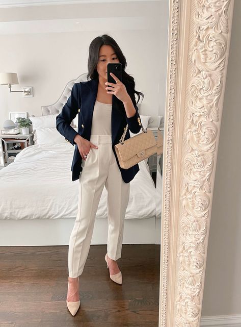 5 Classic Spring-Summer Work Outfits (Petite Friendly) Corporate Attire Women, Classic Work Outfits, Summer Business Casual Outfits, Classy Business Outfits, Business Professional Outfits, Look Office, Casual Summer Outfits For Women, Business Attire Women, Corporate Attire