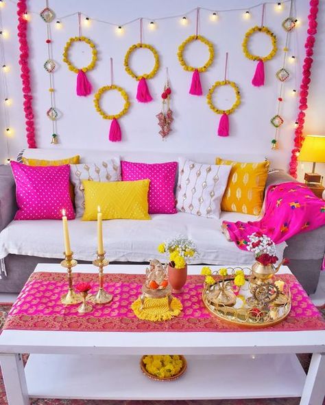 Wall Decor Diwali, Diwali Decorations At Home Living Rooms, Mayoon Decor, Annaprashan Decoration, Janmashtami Background, Diy Kite Decorations, Colour Window, Indian Favors, Diwali Home Decor