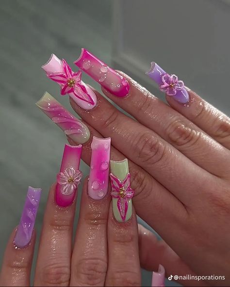 Woman Braids, Artistic Nails, Euphoria Nails, Girly Acrylic Nails, Glow Nails, Exotic Nails, Nail Growth, Unique Acrylic Nails, Summer Acrylic Nails