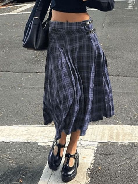 Plaid Midi Skirt Outfit, Stylish Midi Skirt, Preppy Mode, Preppy Skirt, Plaid Midi Skirt, Streetwear Korean, Retro Skirt, Harajuku Streetwear, Long Skirts For Women