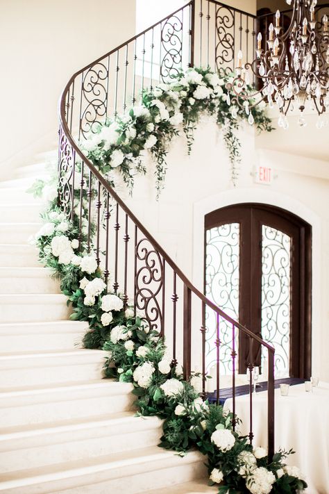 Flower Garland Staircase, Wedding Flowers On Stairs, Stairway Decorating Wedding, Staircase Garland Wedding, Stairs Flower Decoration Wedding, Bridal Staircase Decor, Wedding Stairs Decoration Staircases, Staircase Wedding Ceremony, Floral Staircase Wedding