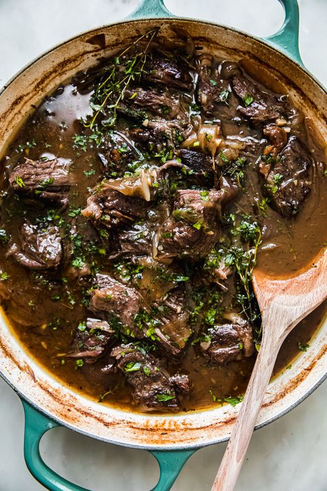 Braised Pot Roast, Roast Beef Crock Pot Recipes, Braising Recipes, Crockpot Roast Recipes, Paprika Recipes, Fluffy Mashed Potatoes, Roasted Apples, Sage Butter, Spice Jar