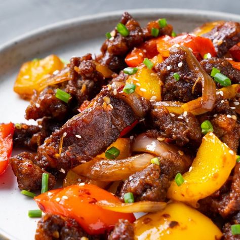 Chilli Beef Recipe, Crispy Chilli Beef, Marion's Kitchen, Crispy Beef, Asian Inspired Recipes, Chinese Recipes, Beef And Noodles, Stir Fry Recipes, Noodle Dishes