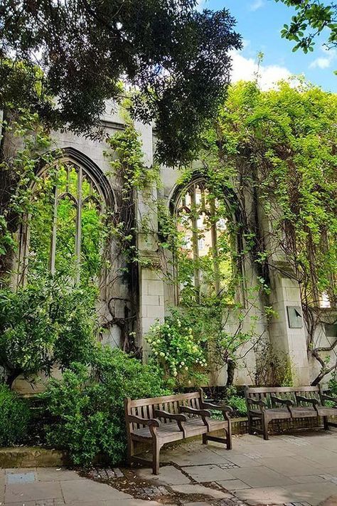 Incredible hidden gems of London - Saint Dunstan in the East Secret Places In London, London England Travel, London 2023, London Dreams, London Vacation, Places In London, Europe 2023, Uk Trip, London Aesthetic